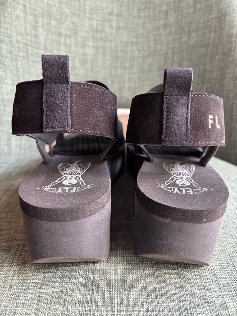 Fly London Women's Yere847fly Sandal Black chunky platform Slide Sandals 9/9.5